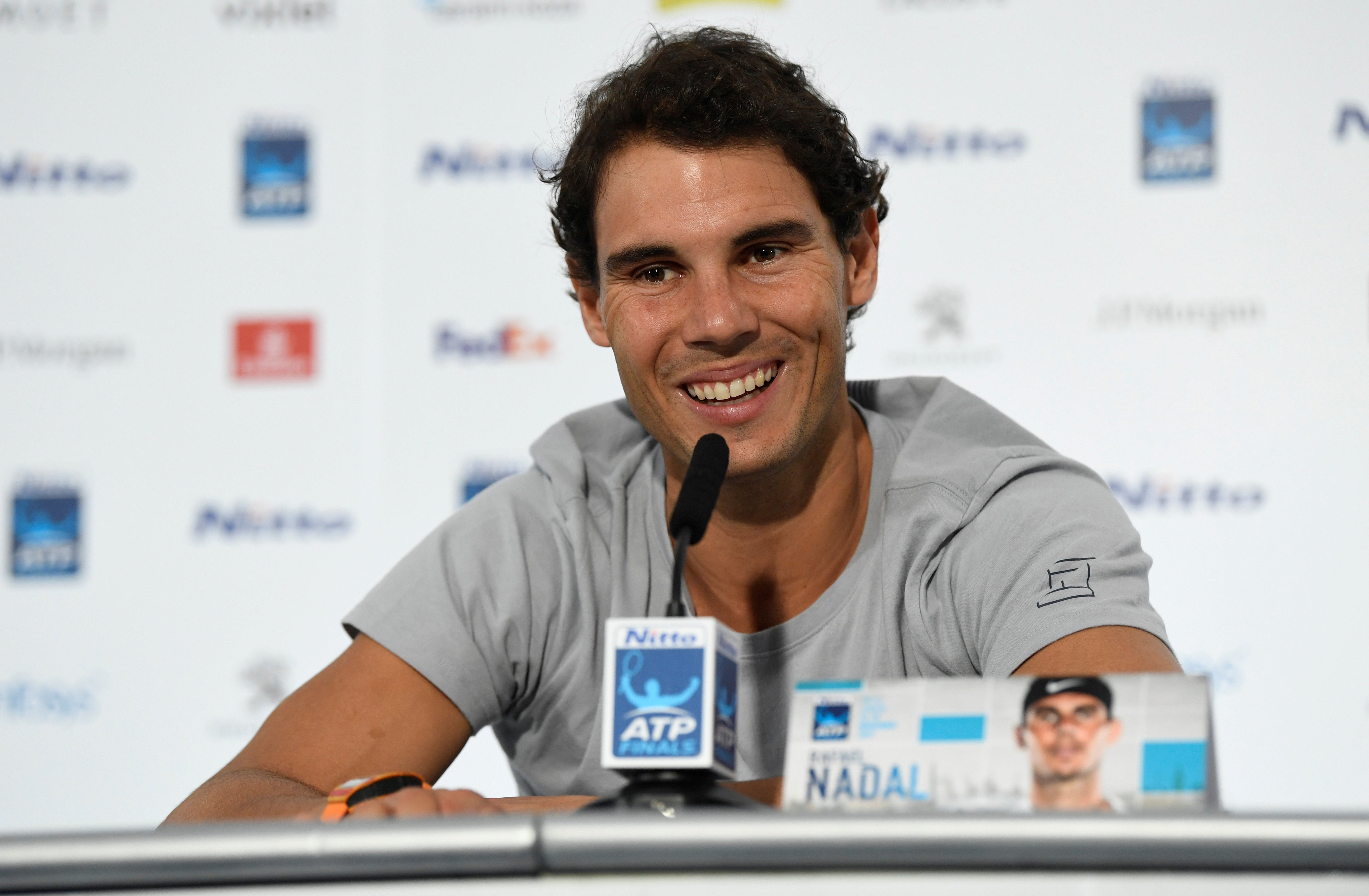 Nadal sugiere que se suba la altura de la red: "No creo que sea bueno que los puntos sean tan rápidos" Nadal sugiere que se suba la altura de la red: "No creo que sea bueno que los puntos sean tan rápidos"