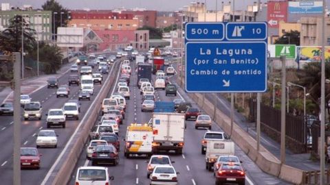 Colas en la TF5 en Tenerife