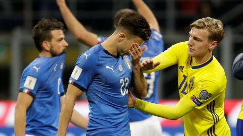 El Shaarawy llora y Forsberg intenta consolarle