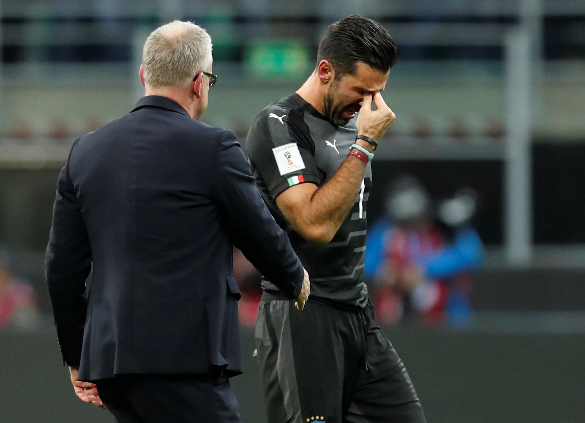Buffon: "No lo siento por mí, lo siento por el fútbol italiano" Buffon: "No lo siento por mí, lo siento por el fútbol italiano"