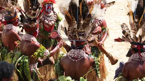 Tribus que no tienen contacto con la civilización Tribus que no tienen contacto con la civilización