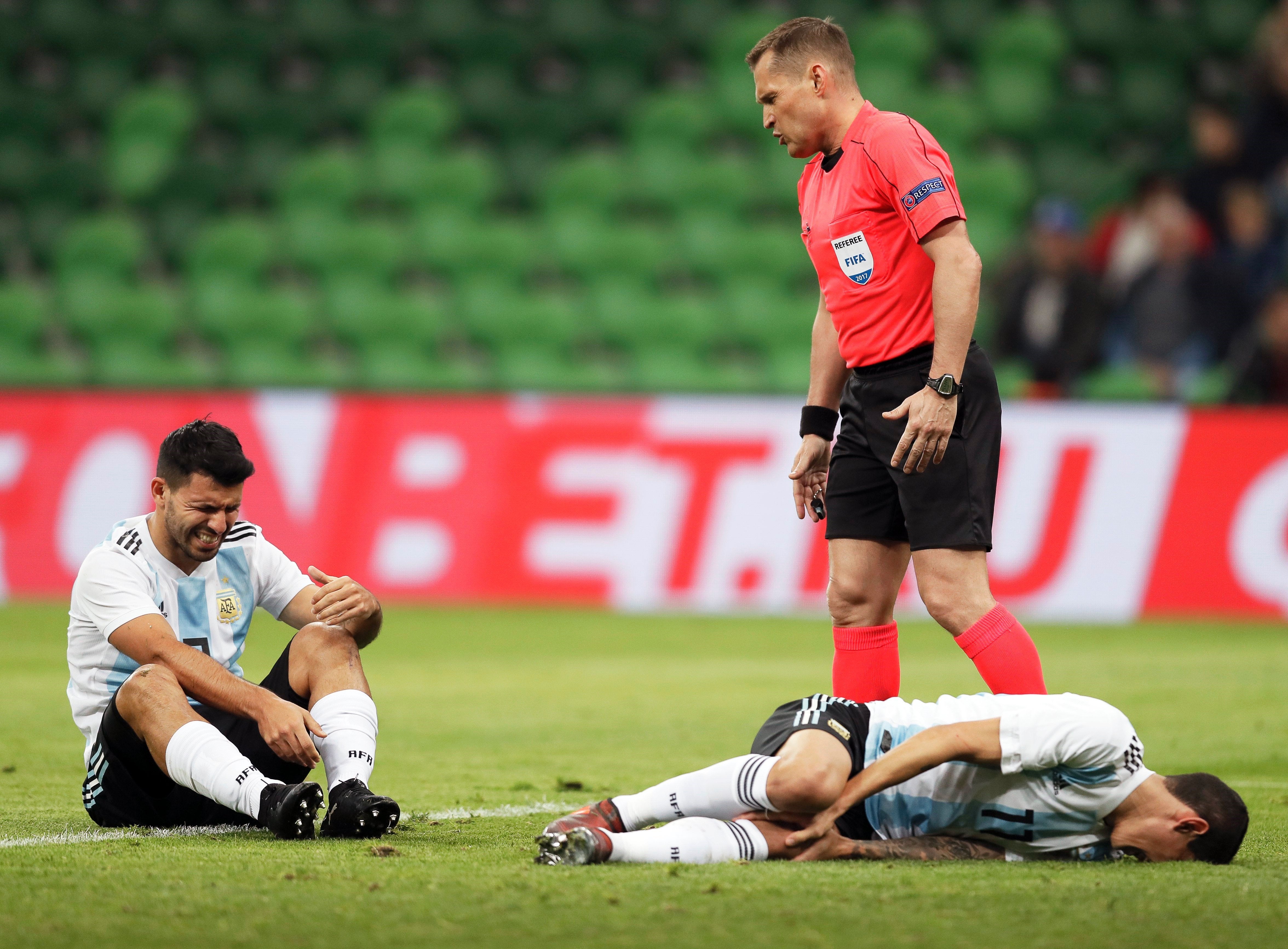 Argentina extrañó a Messi y sufrió un duro golpe ante Nigeria que remontó un 2-0 Argentina extrañó a Messi y sufrió un duro golpe ante Nigeria que remontó un 2-0
