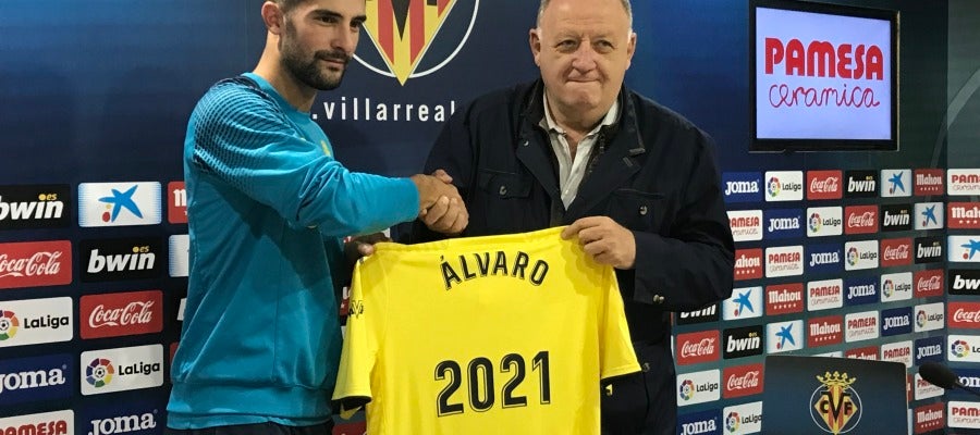 Álvaro junto al vicepresidente Llaneza Álvaro junto al vicepresidente Llaneza
