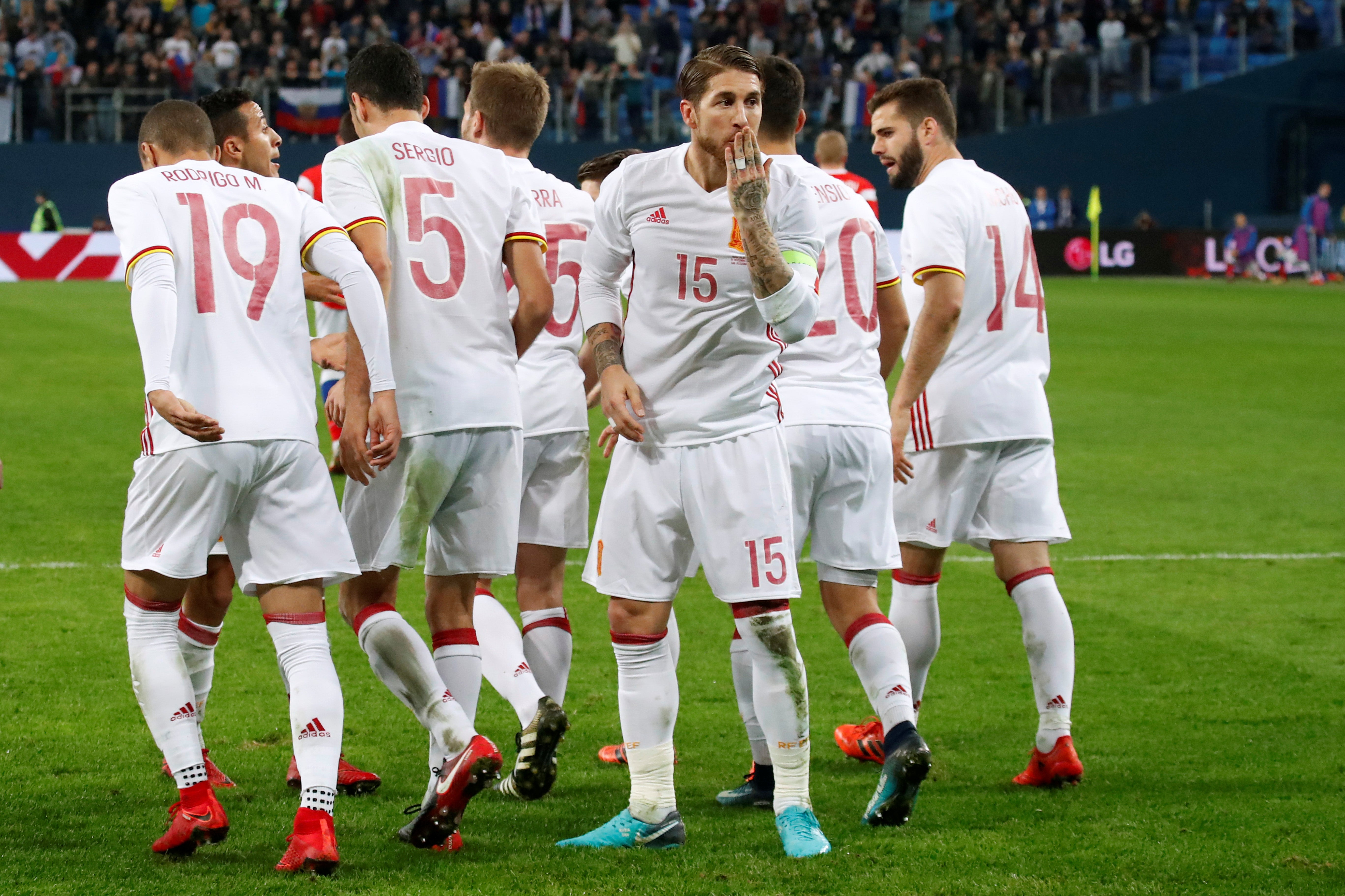 Rusia 3-3 España. España empata ante una peleona Rusia en San Petersburgo Rusia 3-3 España. España empata ante una peleona Rusia en San Petersburgo