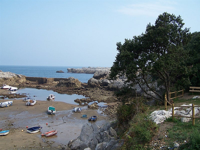 Aparece un cadáver de un hombre en la playa Las Arenillas de Galizano Aparece un cadáver de un hombre en la playa Las Arenillas de Galizano