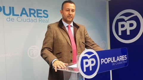 Adri&aacute;n Fern&aacute;ndez