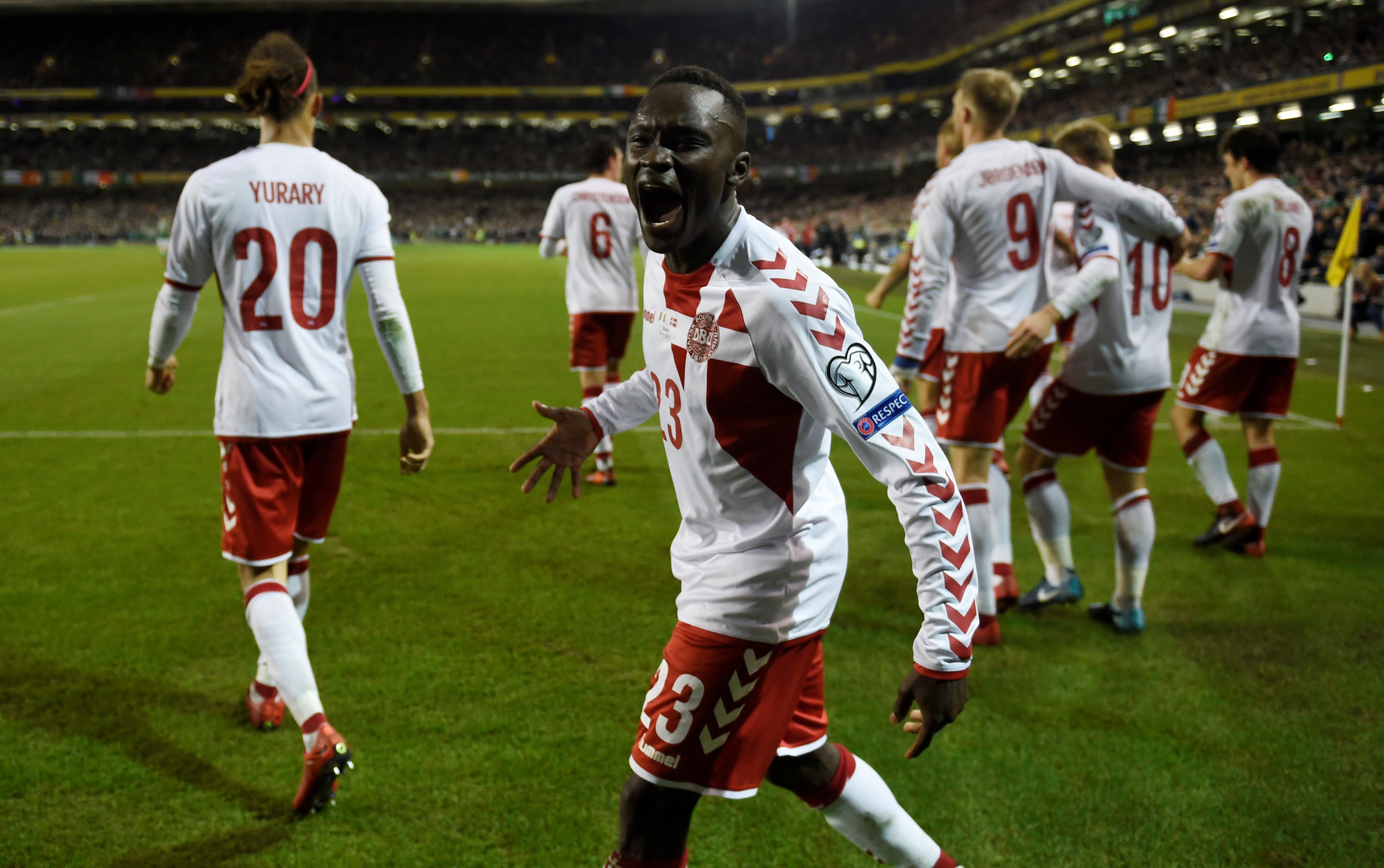 <p>Dinamarca amarga el regreso a un Mundial de una fallona Perú que mereció más</p> <p>Dinamarca amarga el regreso a un Mundial de una fallona Perú que mereció más</p>