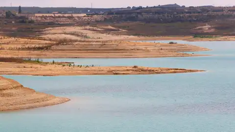 El pantano de La Pedrera, peteneciente a la cuenca hidrográfica del Segura El pantano de La Pedrera, peteneciente a la cuenca hidrográfica del Segura