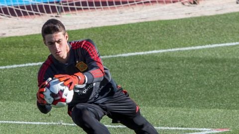 El portero del Athletic, Kepa Arrizabalaga, en un entrenamiento con la Selecci&oacute;n.