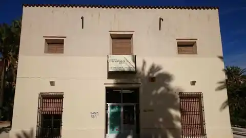 Edificio que alberga la sede de la Asociación Parkinson Elche Edificio que alberga la sede de la Asociación Parkinson Elche