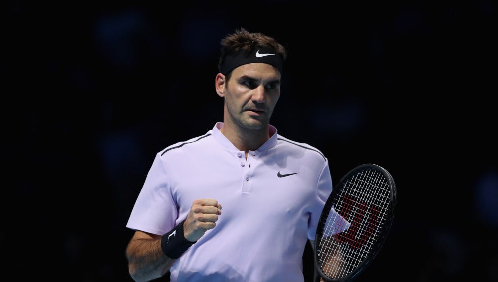 Roger Federer celebra un punto ante Zverev