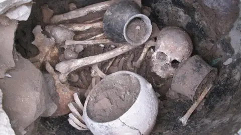 Tumba de El Argar de la Edad de Bronce Tumba de El Argar de la Edad de Bronce