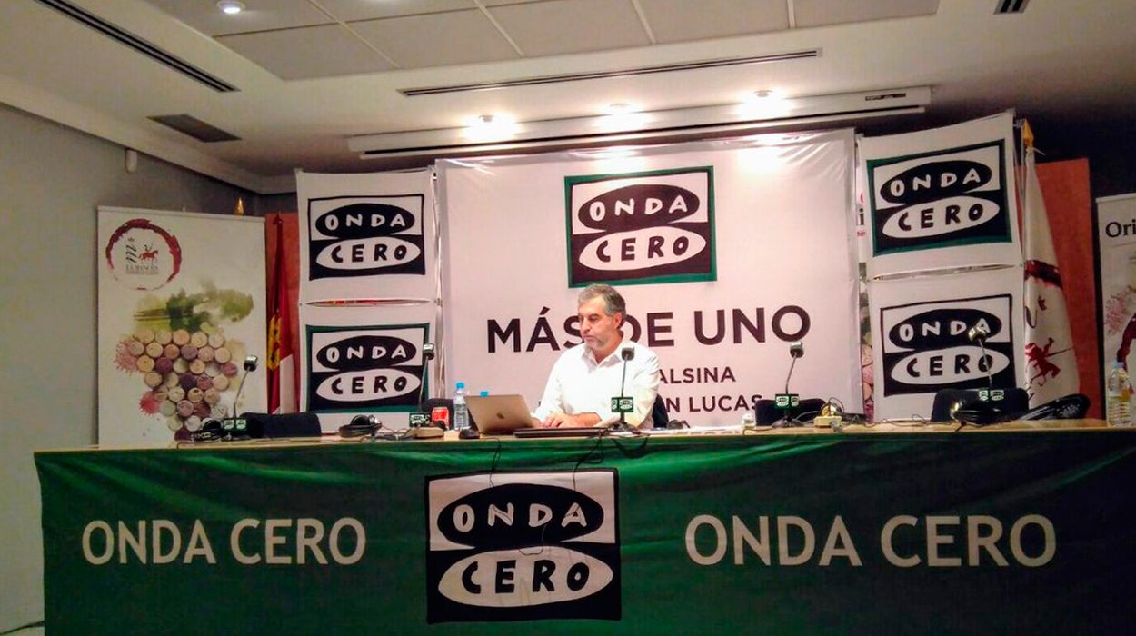 Monólogo de Alsina: "ERC tiene a Rufián para el número de la cabra, el departamento de entretenimiento" Monólogo de Alsina: "ERC tiene a Rufián para el número de la cabra, el departamento de entretenimiento"