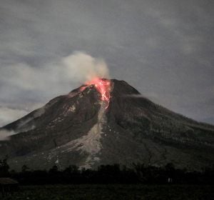 Un volcán en erupción (16-11-2017) Un volcán en erupción (16-11-2017)