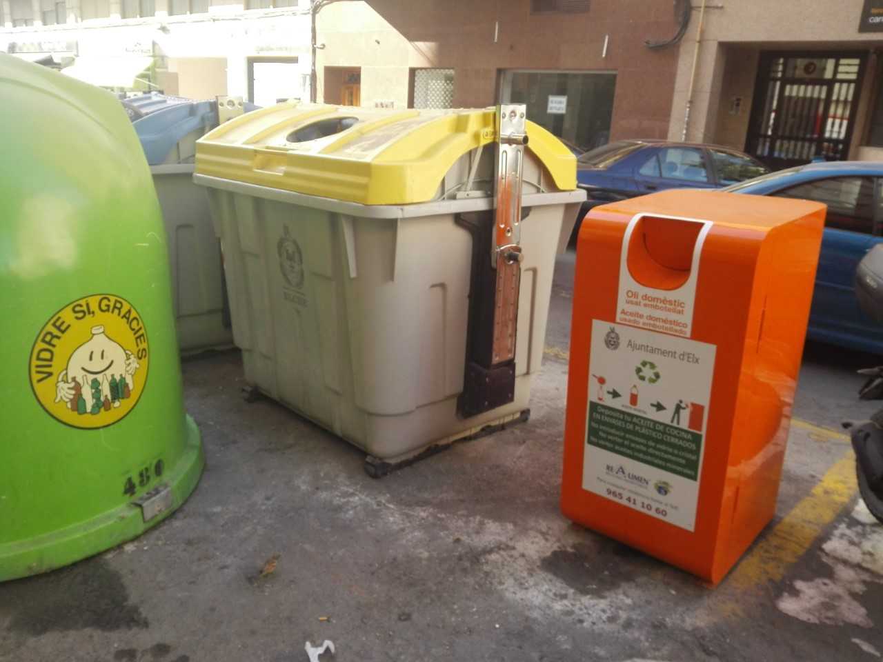 El nuevo servicio de recogida de aceite doméstico capta en cuatro meses 4’5 toneladas en Elche El nuevo servicio de recogida de aceite doméstico capta en cuatro meses 4’5 toneladas en Elche
