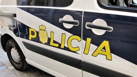 Un coche de la Polic&iacute;a. 