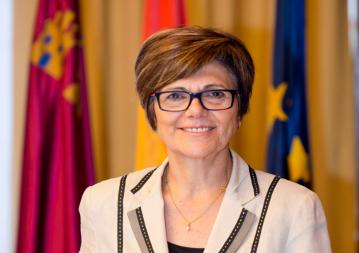 Rosa Peñalver: "Últimamente se están dando unas situaciones que nos están obligando a tener que salir y defender la separación de poderes" Rosa Peñalver: "Últimamente se están dando unas situaciones que nos están obligando a tener que salir y defender la separación de poderes"