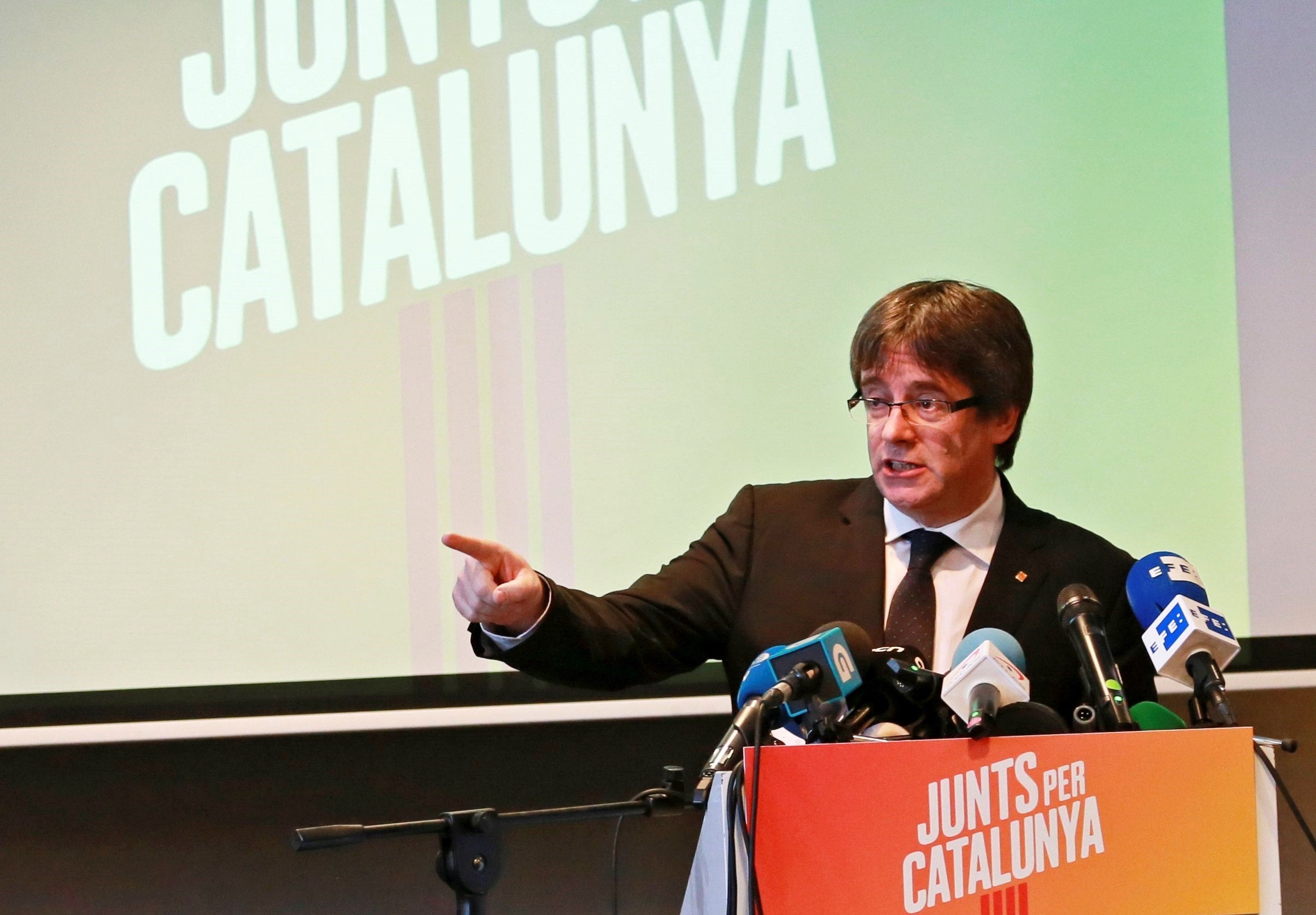 Puigdemont dice que los catalanes deberían votar si quieren seguir en la UE Puigdemont dice que los catalanes deberían votar si quieren seguir en la UE