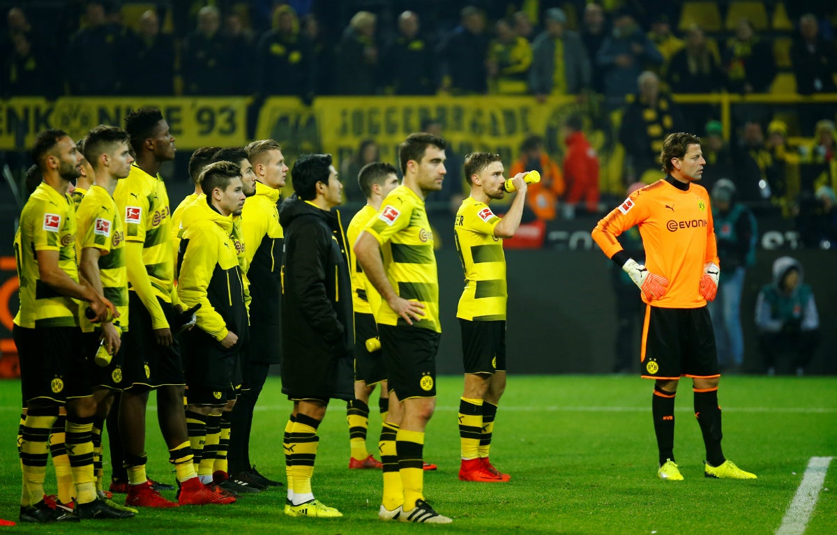 El Borussia Dortmund toca fondo y se deja remontar un 4-0 en media hora ante el Schalke El Borussia Dortmund toca fondo y se deja remontar un 4-0 en media hora ante el Schalke