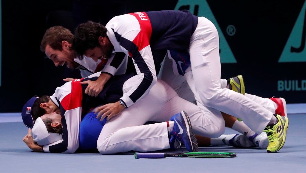 El equipo de Francia celebra su triunfo en la Copa Davis