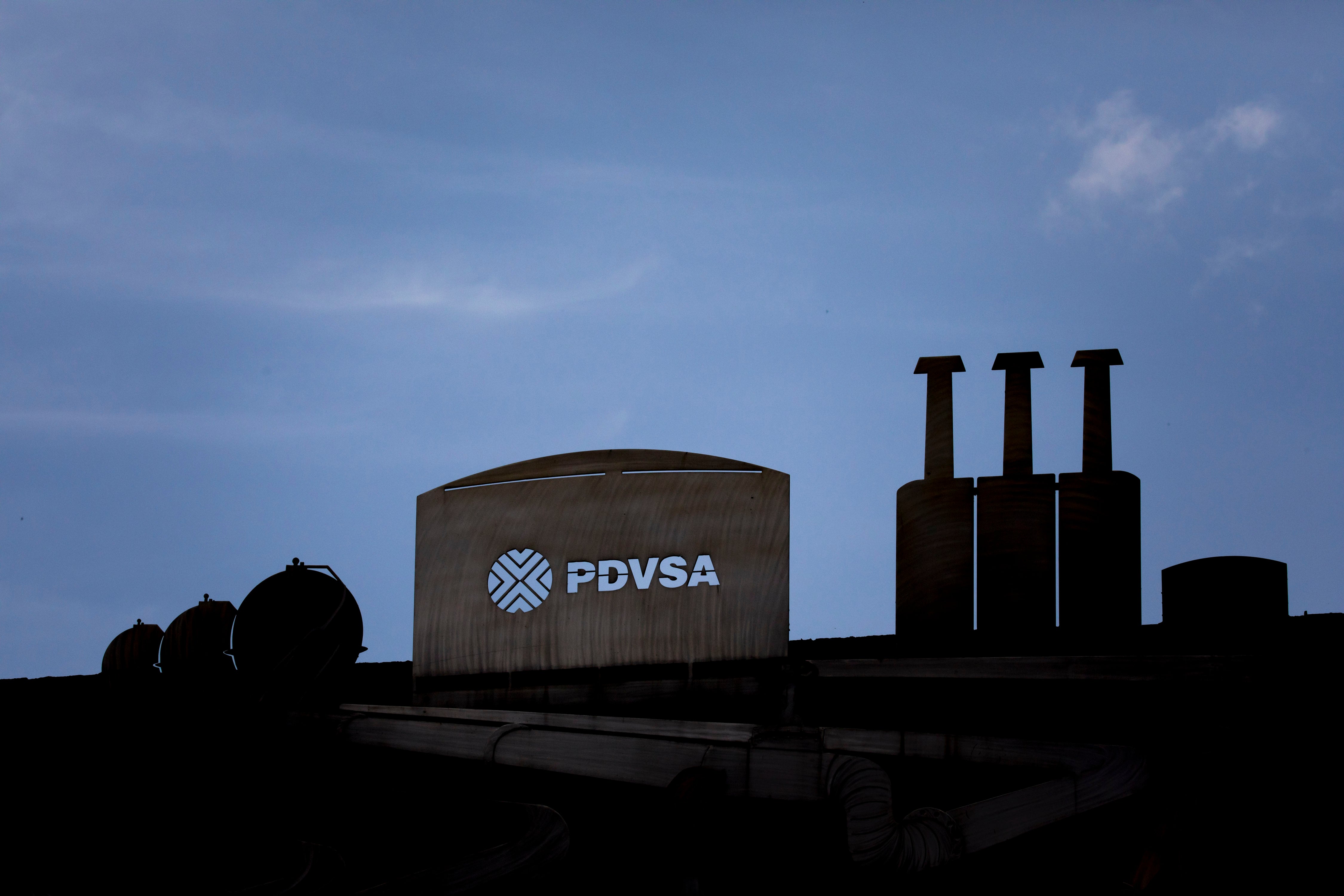 Maduro nombra a un militar como nuevo ministro de Petróleo y jefe del PDVSA para lograr "una limpieza" Maduro nombra a un militar como nuevo ministro de Petróleo y jefe del PDVSA para lograr "una limpieza"