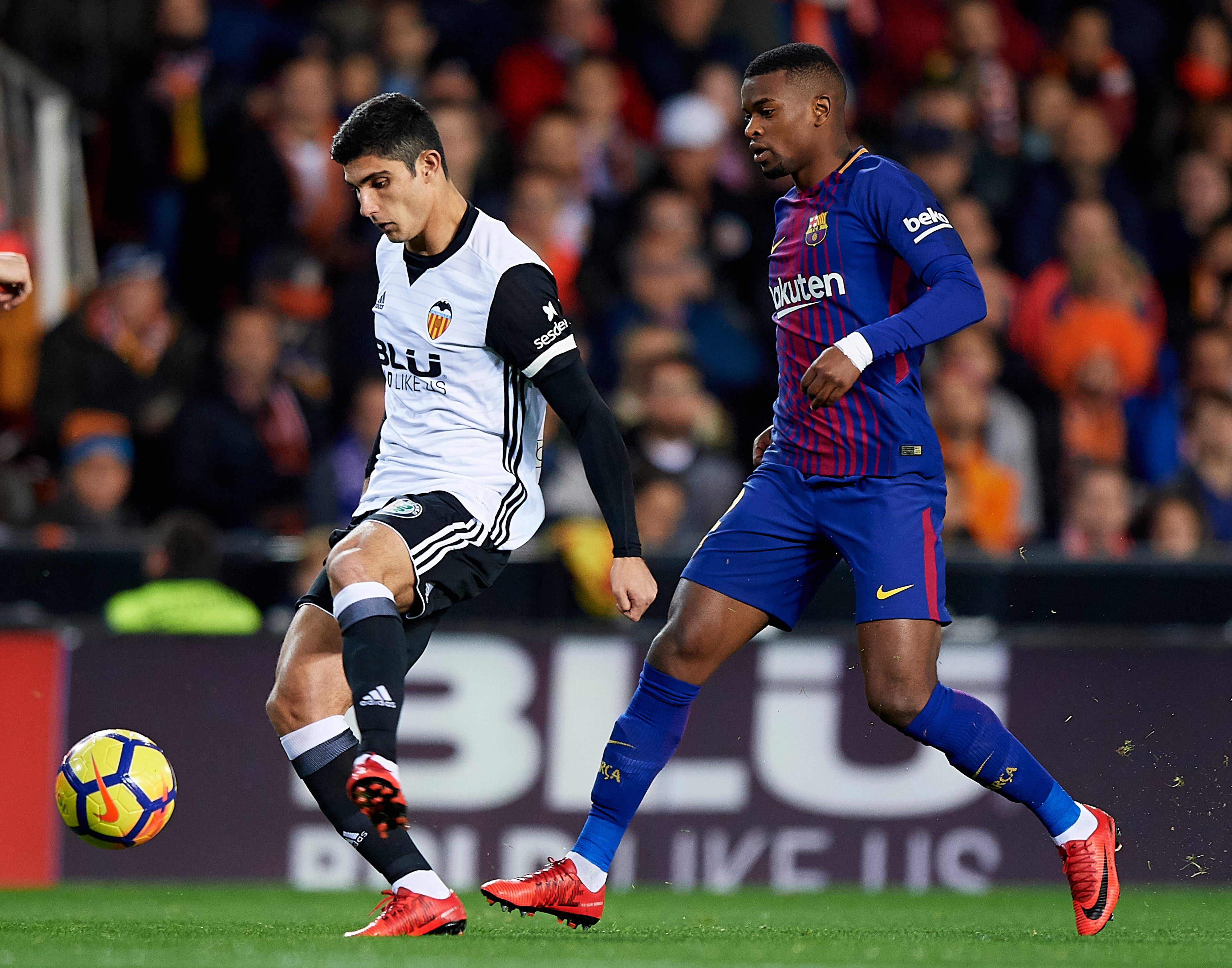 Guedes estará un mes de baja tras operarse del pie izquierdo Guedes estará un mes de baja tras operarse del pie izquierdo