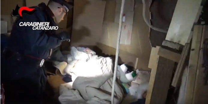 Rescatan en Italia a una mujer que fue torturada y violada durante diez años Rescatan en Italia a una mujer que fue torturada y violada durante diez años
