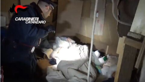 Las condiciones en las que viv&iacute;a la joven secuestrada en Italia junto a sus dos hijos