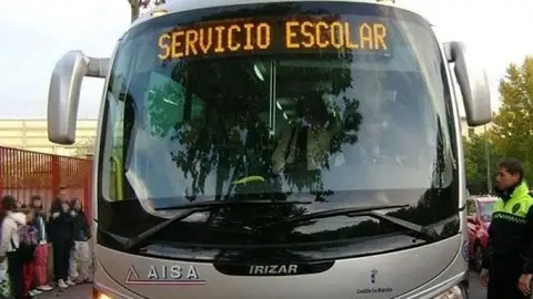 A partir de hui dilluns la Policia Local controlarà que el transport escolar compleix amb la normativa de seguretat. Comença hui dilluns una campanya per garantir la seguretat dels menors durant els trajectes a les escoles en el transport escolar.