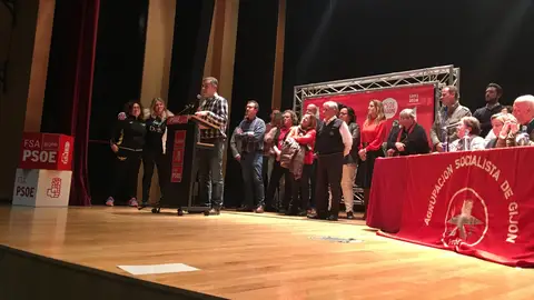 Iván Fernández Ardura, secretario general del PSOE de Gijón Asamblea en CMI Pumarín Gijón-Sur