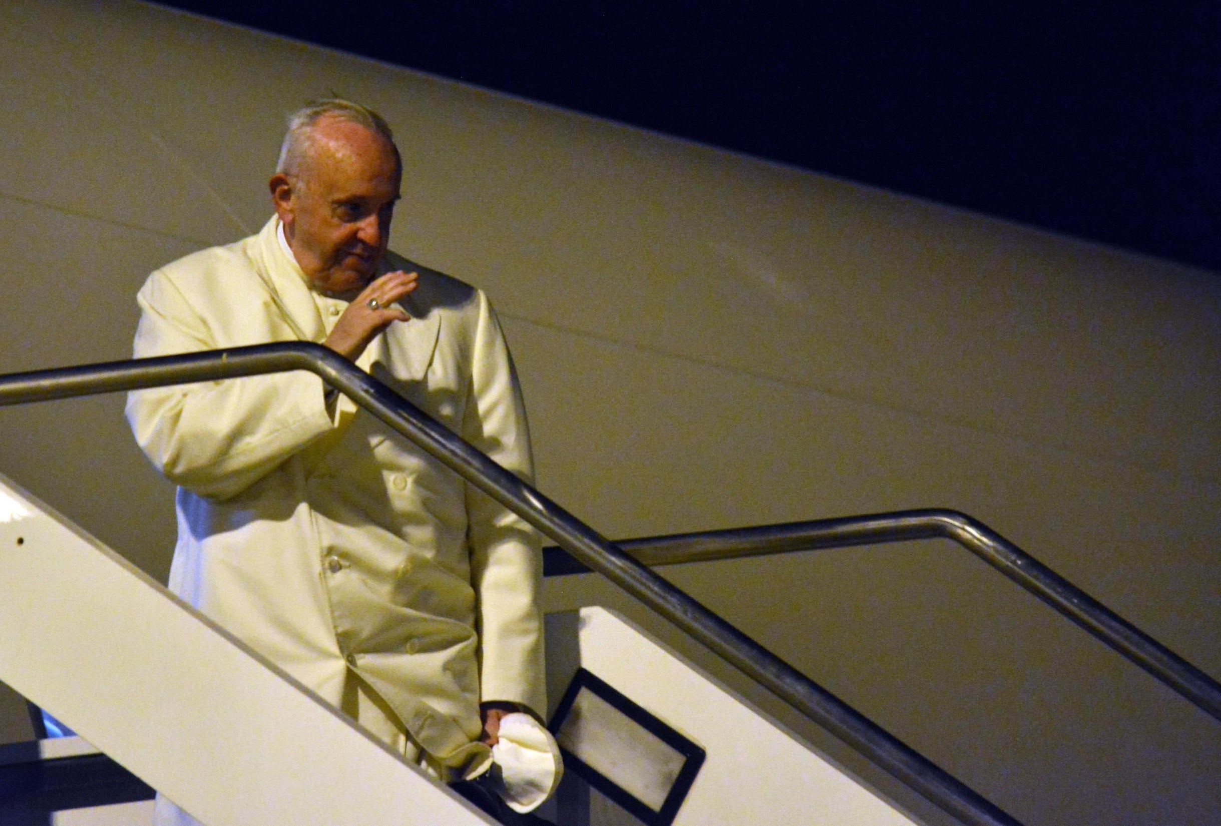 El papa Francisco y el jefe del Ejercito birmano se reúnen en Rangún El papa Francisco y el jefe del Ejercito birmano se reúnen en Rangún