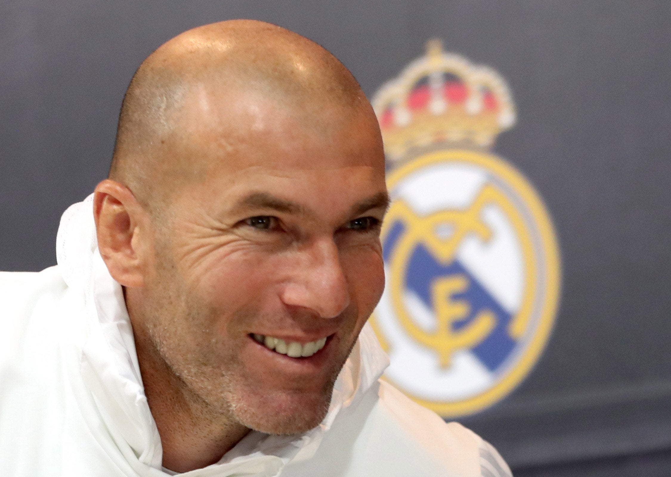 Zidane: "Se habla del delantero y de la portería; sabemos que podemos fichar y nada más" Zidane: "Se habla del delantero y de la portería; sabemos que podemos fichar y nada más"