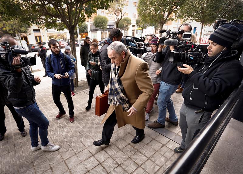 La acusación particular en el juicio a 'La Manada' concluye que "no hubo consentimiento en ningún momento" La acusación particular en el juicio a 'La Manada' concluye que "no hubo consentimiento en ningún momento"