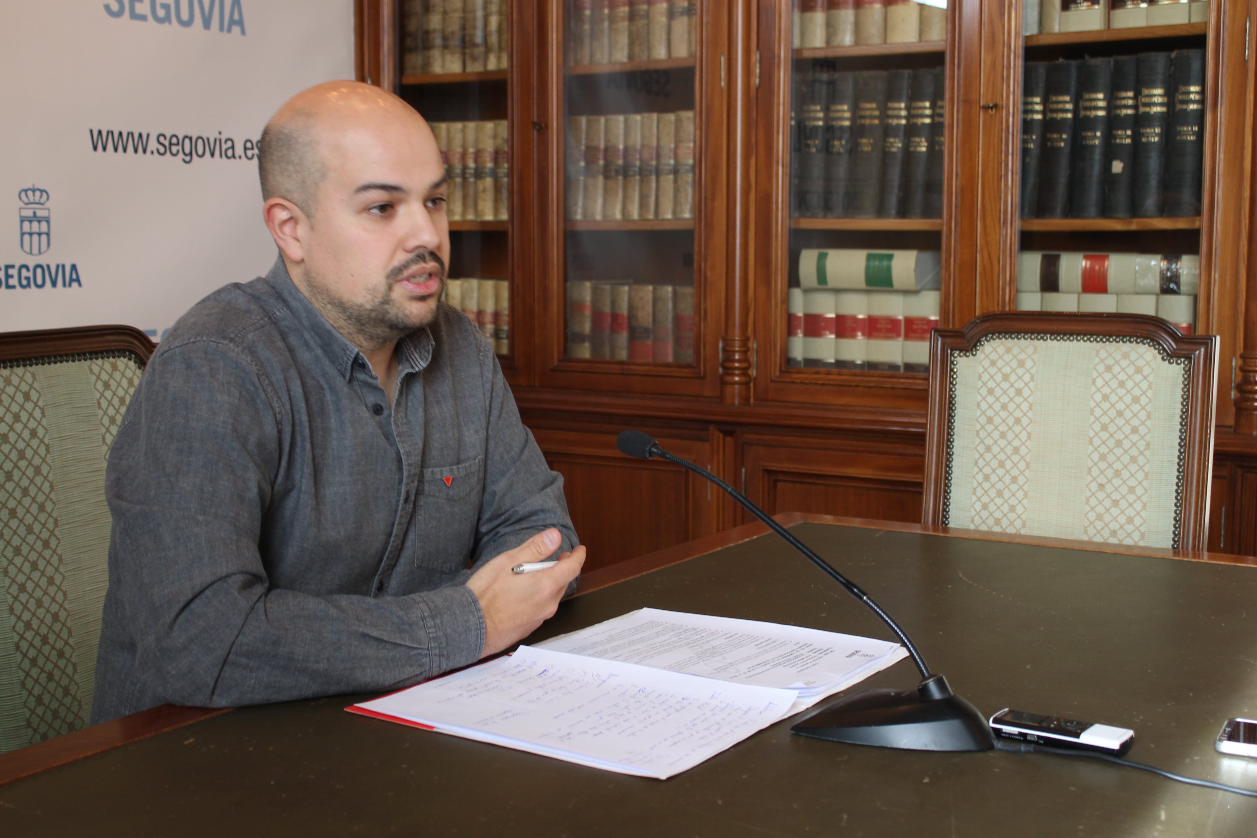Izquierda Unida pedirá la reprobación del concejal de Urbanismo, Alfonso Reguera Izquierda Unida pedirá la reprobación del concejal de Urbanismo, Alfonso Reguera