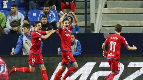 Los jugadores del Numancia celebran su gol en La Rosaleda