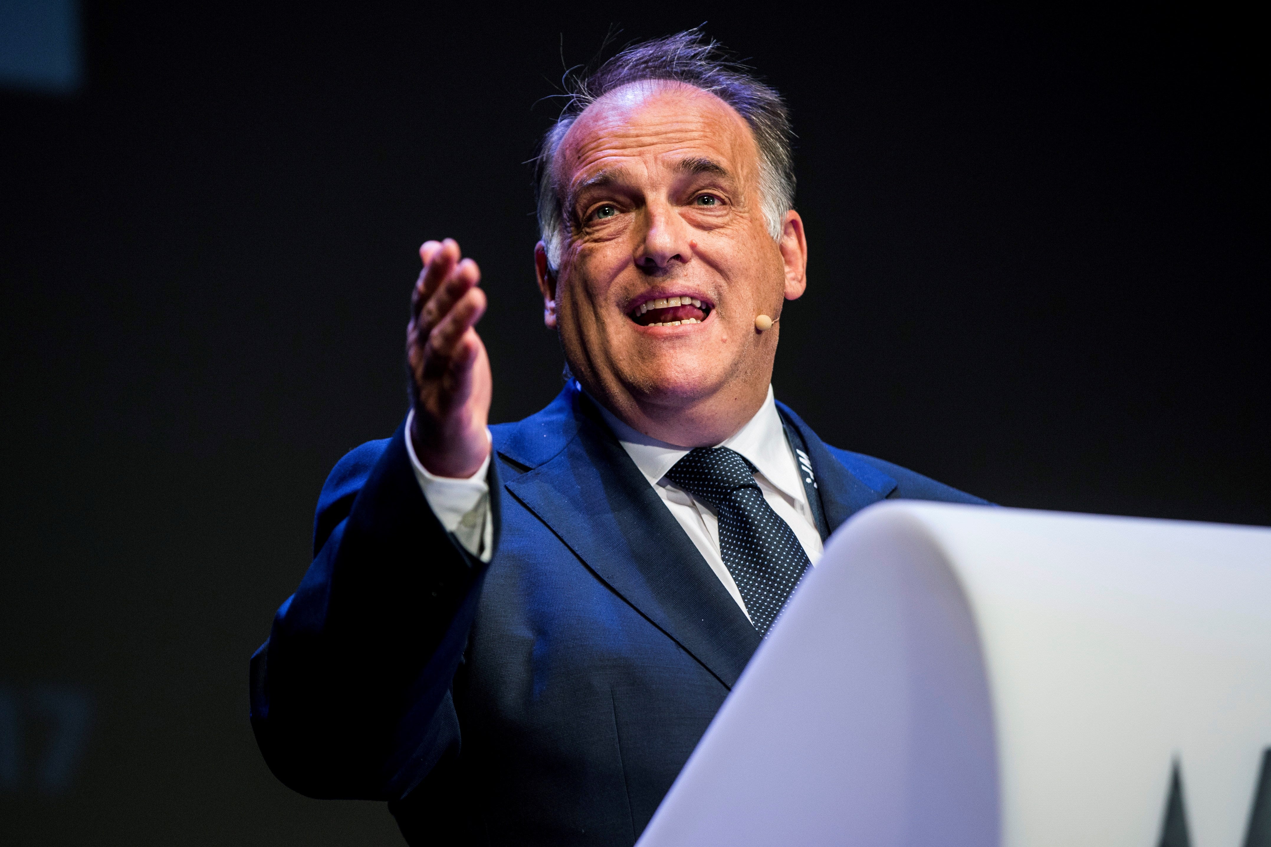 Los clubes aprueban subir el sueldo a Javier Tebas a 1,2 millones de euros ante la oferta de la Liga italiana Los clubes aprueban subir el sueldo a Javier Tebas a 1,2 millones de euros ante la oferta de la Liga italiana