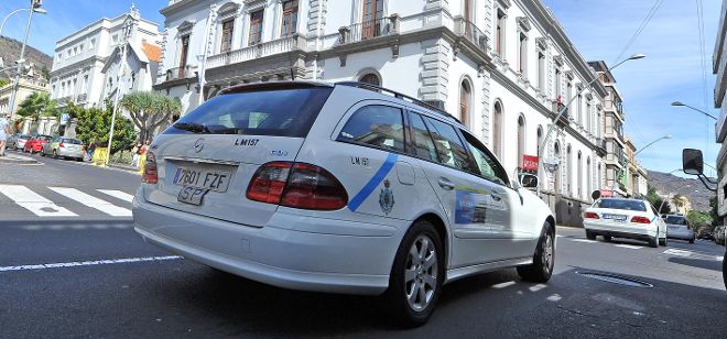 <p>La mujer del feto muerto en Tenerife sufrió un aborto espontáneo y siguió las recomendaciones del 112</p> <p>La mujer del feto muerto en Tenerife sufrió un aborto espontáneo y siguió las recomendaciones del 112</p>