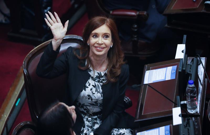 Un juez argentino pide al Senado que le permita detener a Cristina Fernández por presunto encubrimiento de terroristas Un juez argentino pide al Senado que le permita detener a Cristina Fernández por presunto encubrimiento de terroristas