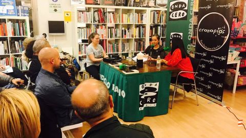 "Deixe a sua mensaxe despois da sinal"