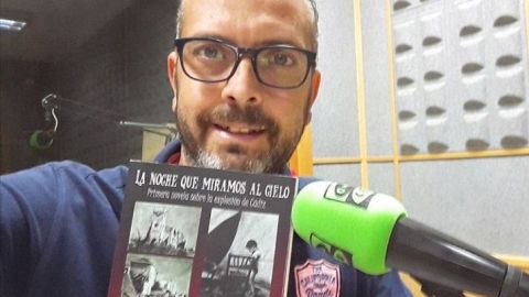 Manolo Devesa nos presenta su libro "La noche que miramos al cielo"