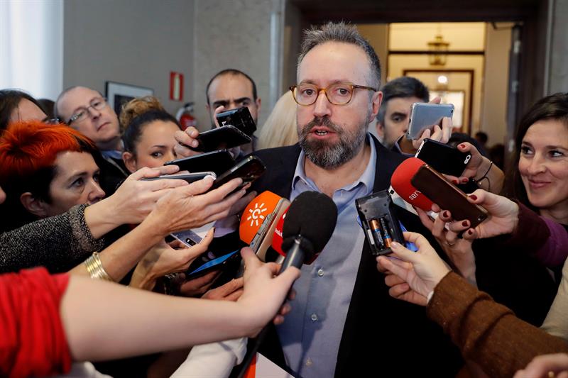 Ciudadanos critica que Iceta plantee indultos por el 'procés': "Pero, ¿qué se ha creído?" Ciudadanos critica que Iceta plantee indultos por el 'procés': "Pero, ¿qué se ha creído?"