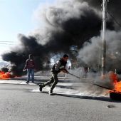 Palestinos se enfrentan a tropas israelíes durante protestas en Belén