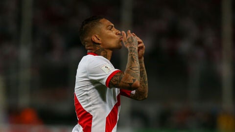 Paolo Guerrero, en un partido con Per&uacute;