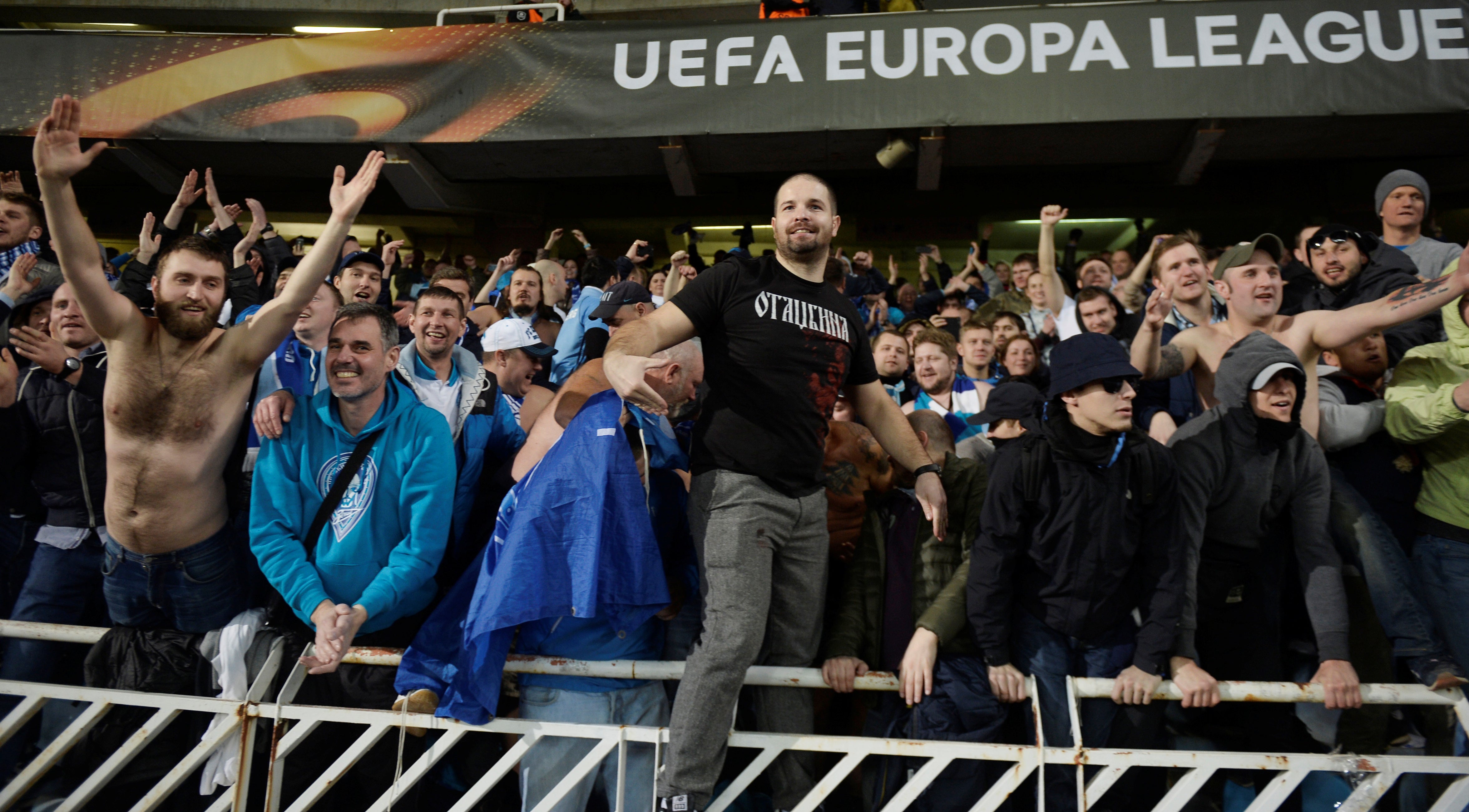 El juez decreta prisión para dos de los cinco hinchas rusos del Zenit detenidos El juez decreta prisión para dos de los cinco hinchas rusos del Zenit detenidos