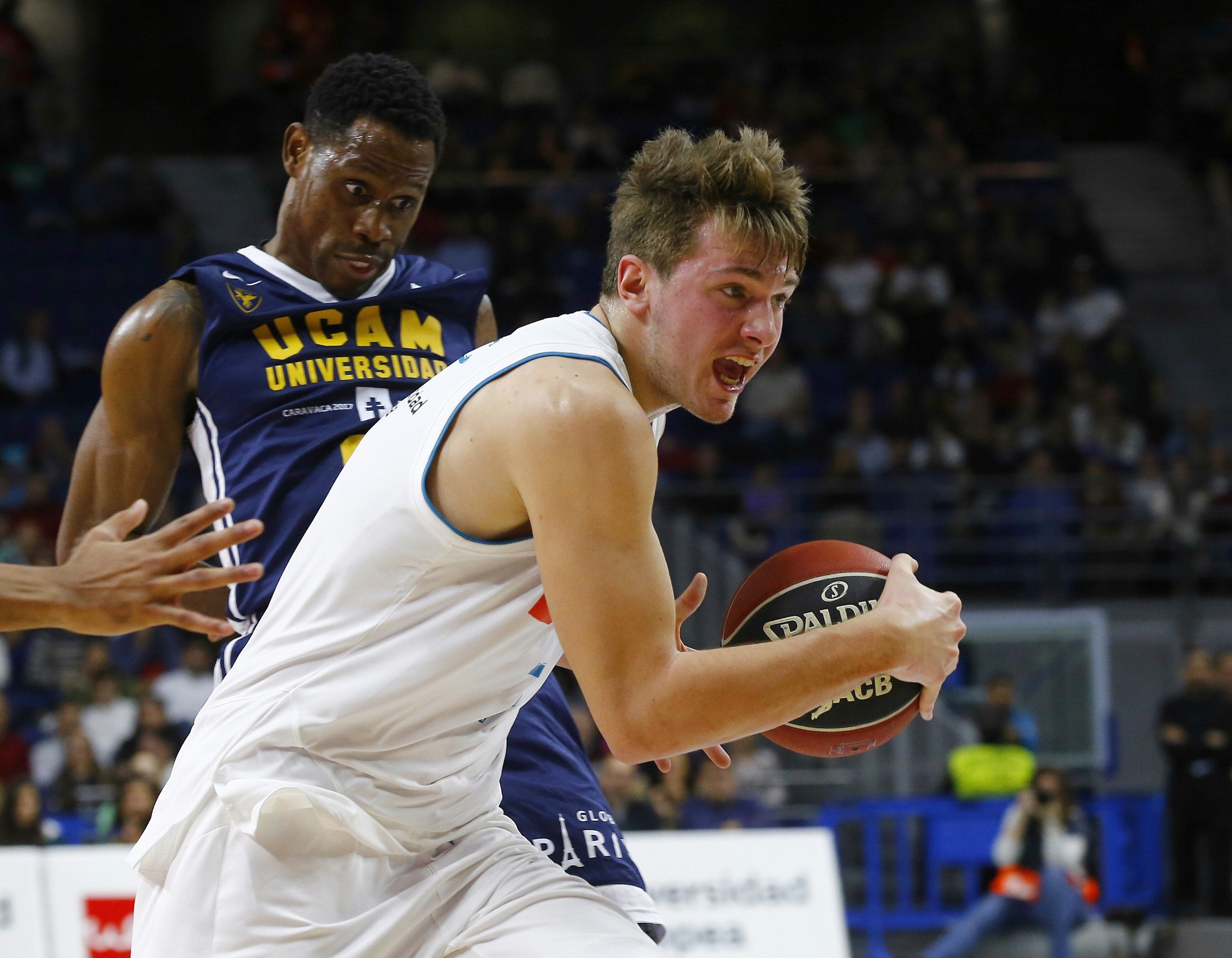 Thompkins da vida al Real Madrid en la prórroga y lidera la victoria ante el UCAM Murcia Thompkins da vida al Real Madrid en la prórroga y lidera la victoria ante el UCAM Murcia