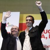 El candidato del PSC a la presidencia de la Generalitat, Miquel Iceta (i), acompañado del secretario general del PSOE, Pedro Sanchez