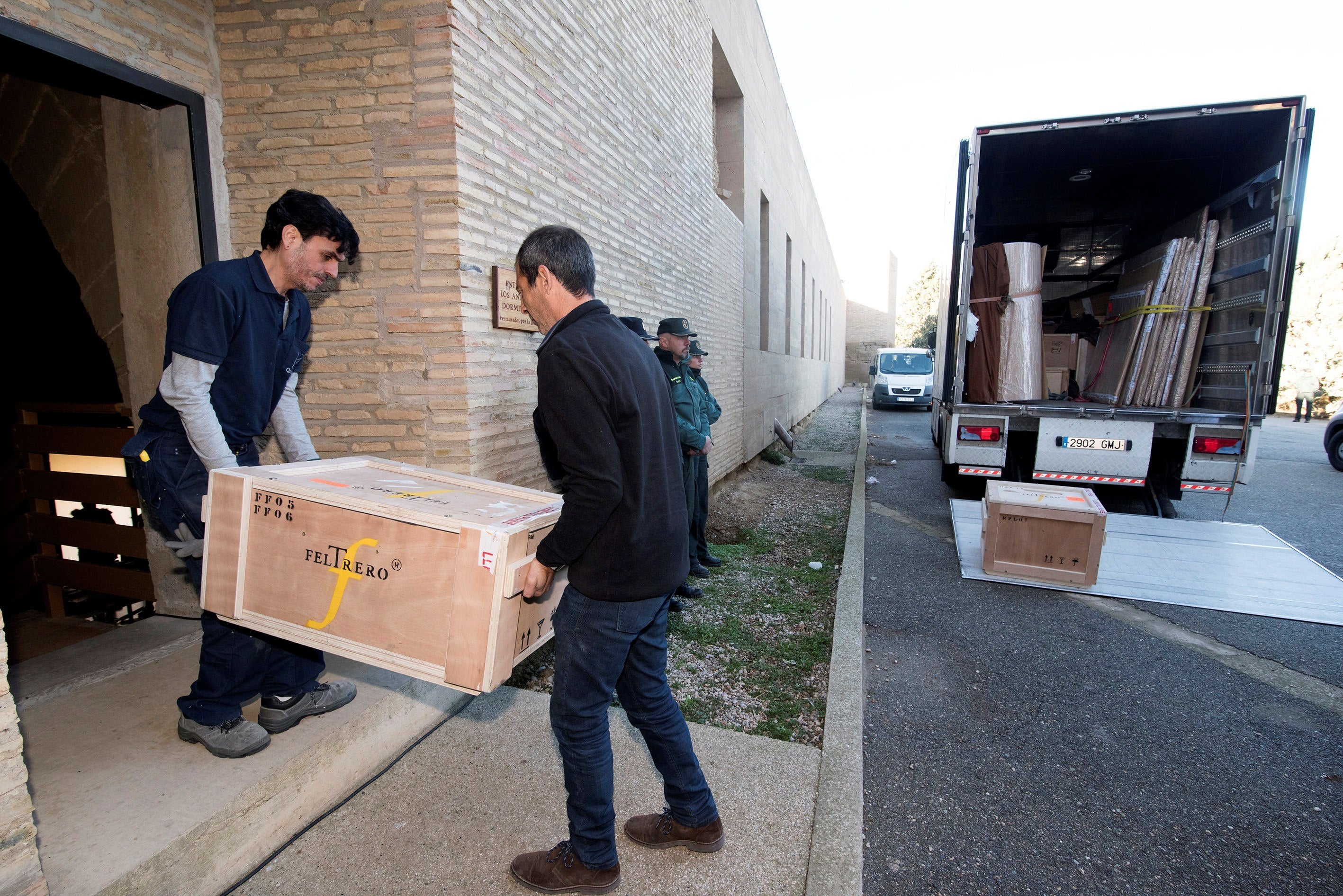 La Generalitat recurre y pide la devolución de los bienes trasladados a Sijena La Generalitat recurre y pide la devolución de los bienes trasladados a Sijena