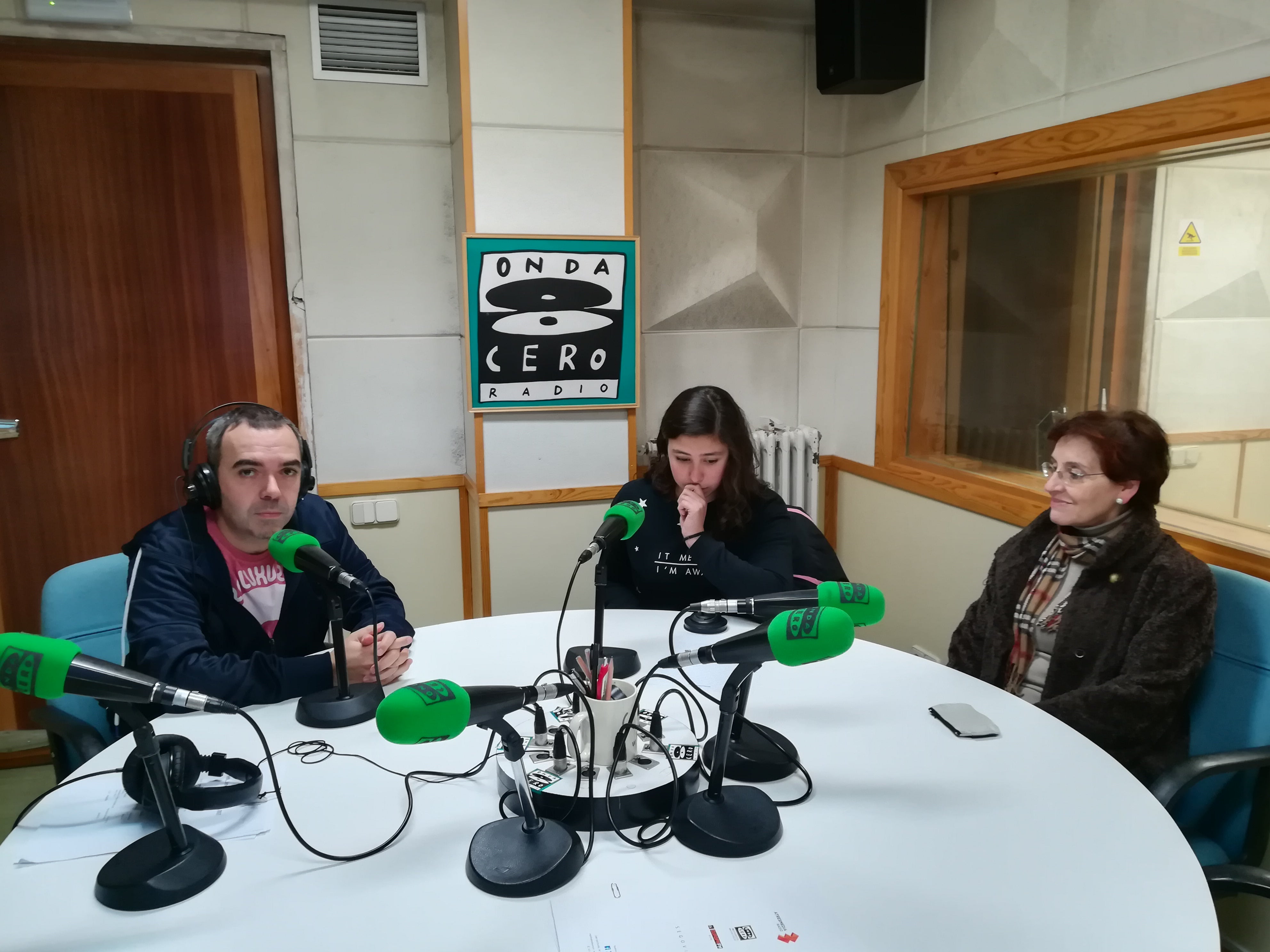 Proyecto Derechos Humanos de Cruz Roja con el IES Andrés Laguna Proyecto Derechos Humanos de Cruz Roja con el IES Andrés Laguna