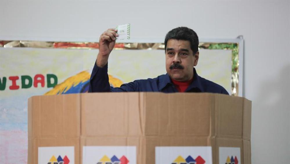 Nicolás Maduro vota en las elecciones municipales