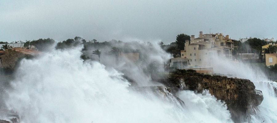 Olas gigantes en Mallorca (11-12-2017) Olas gigantes en Mallorca (11-12-2017)